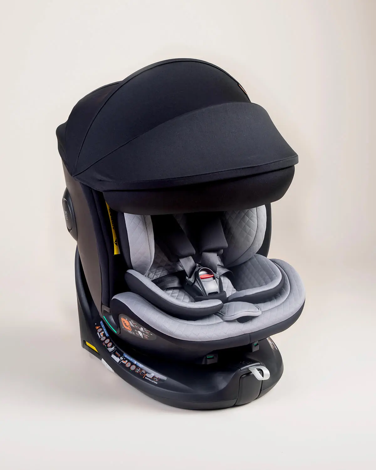 Mountain Buggy safe rotate convertible car seat with unity base – 3-quarter view