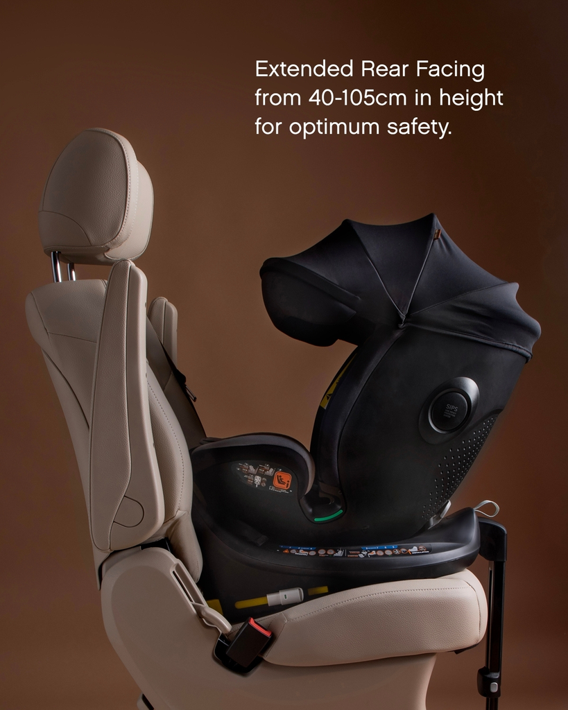 mountain-buggy-saferotate-carseat-detail-rear-facing-on-seat.webp