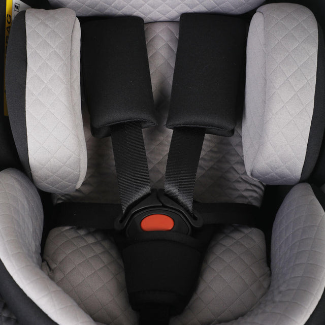 mountain buggy protect i-size baby capsule 5 point harness close up