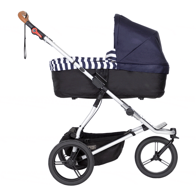 Mountain Buggy carrycot plus for urban jungle luxury collection gif showing three modes of parent facing angles and positions_nautical