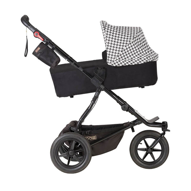 Mountain Buggy carrycot plus on urban jungle luxury in incline mode in colour pepita_pepita