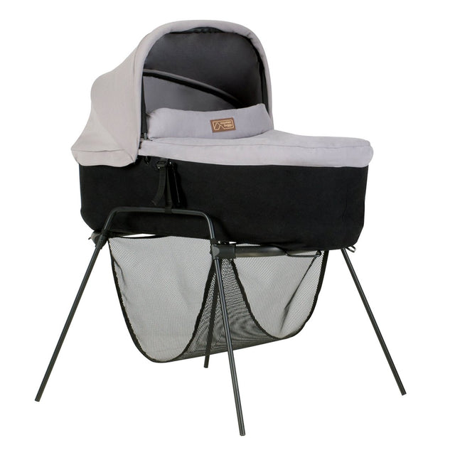 mountain buggy carrycot stand with carrycot plus in silver color 3/4 view_black